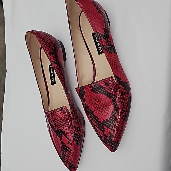 Nine West Red Snakeskin Flat - Picture 2 of 3